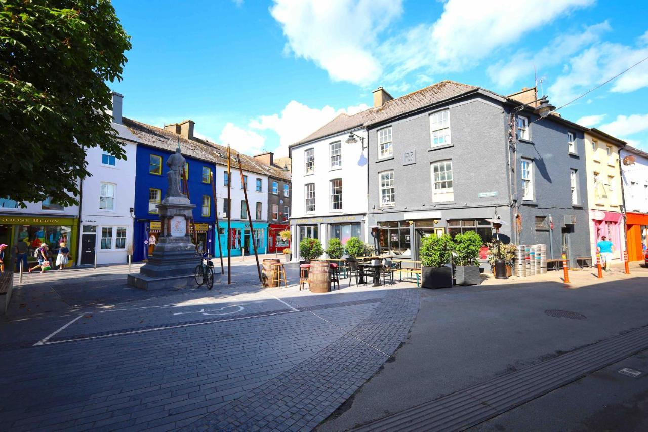 Long Quay Apartments, Clonakilty Exterior photo